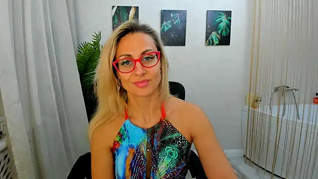 Snapshot of MuseOfStage chatting on November 2025 11:42:02 AM MuseOfStage online show from November 2025 11:42:02 AM