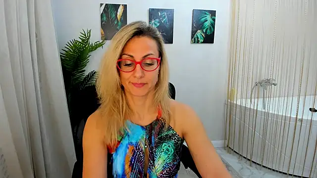 Snapshot of MuseOfStage chatting on November 2025 11:47:02 AM MuseOfStage online show from November 2025 11:47:02 AM