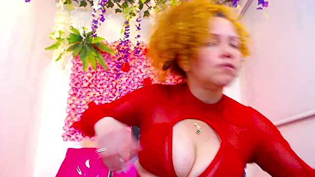 BLONDE SEXYHOT online show from November 2025 01:03:02 AM