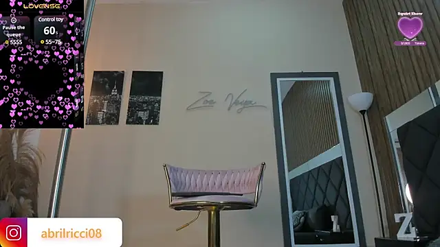 Snapshot of abril_ricci chatting on March 2025 05:43:02 AM abril ricci online show from March 2025 05:43:02 AM