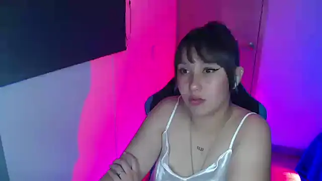 Skarlet Adams28 online show from April 2026 01:42:02 AM