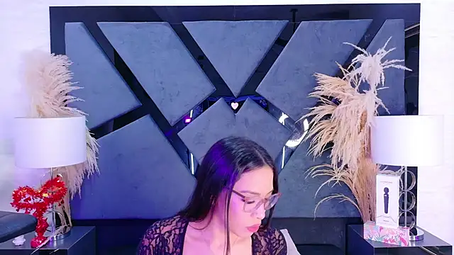 KylieWhite online show from September 2025 02:33:02 PM