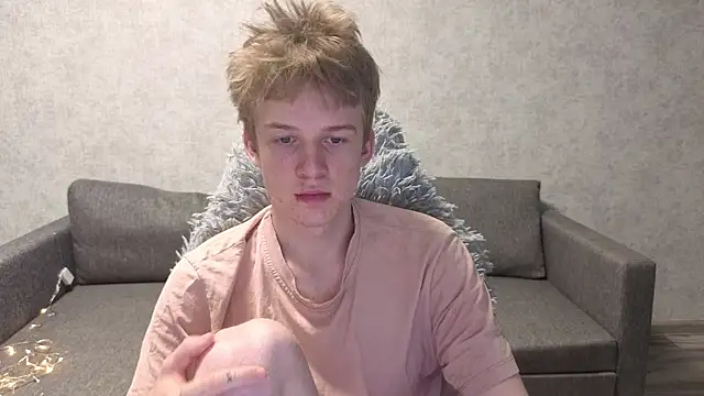 Snapshot of sweetserenity5 chatting on April 2026 01:01:01 PM sweetserenity5 online show from April 2026 01:01:01 PM