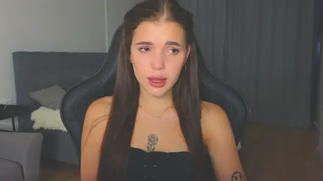 adrianawow1 online show from September 2025 09:38:02 PM