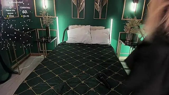 Snapshot of SherriMartinez chatting on January 2025 03:43:01 AM SherriMartinez online show from January 2025 03:43:01 AM