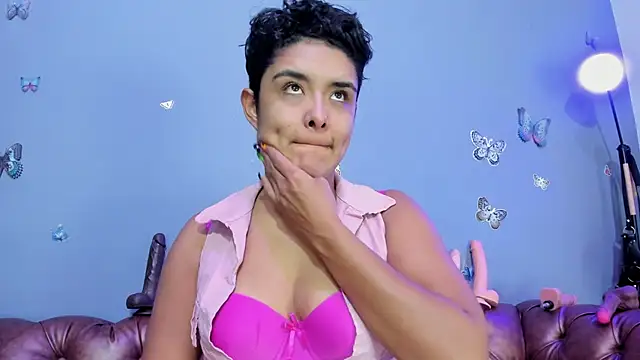 Kaira mosse online show from November 2025 12:16:01 PM