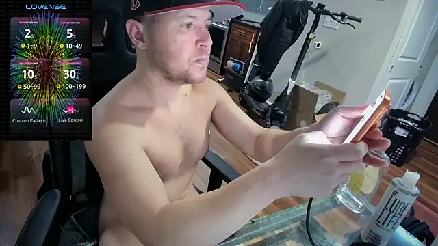 Snapshot of aaron_s_x chatting on February 2026 10:06:02 PM aaron s x online show from February 2026 10:06:02 PM