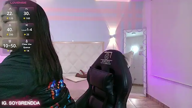 Snapshot of Brendda_tay chatting on November 2025 03:27:01 AM Brendda tay online show from November 2025 03:27:01 AM