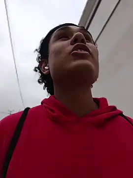 Snapshot of Brencuz chatting on April 2026 01:12:01 PM Brencuz online show from April 2026 01:12:01 PM