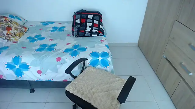 miajoseph  online show from September 2025 04:28:01 AM