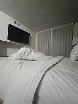 Snapshot of ptut820 chatting on April 2026 12:05:02 PM ptut820 online show from April 2026 12:05:02 PM