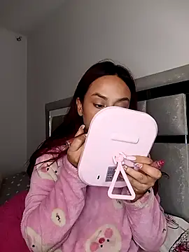 Snapshot of Emiily_Bills chatting on April 2026 07:01:01 AM Emiily Bills online show from April 2026 07:01:01 AM