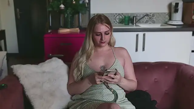 ce leste   online show from December 2024 10:44:02 AM