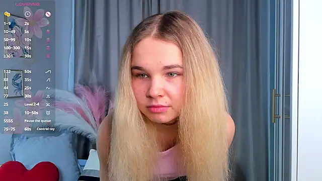 OdetteHarwick online show from October 2025 08:03:01 AM