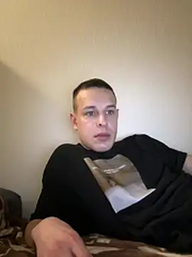 Snapshot of pretty_roman chatting on April 2026 06:43:01 PM pretty roman online show from April 2026 06:43:01 PM