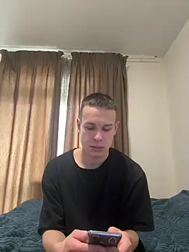 Snapshot of pretty_roman chatting on April 2026 10:28:02 AM pretty roman online show from April 2026 10:28:02 AM