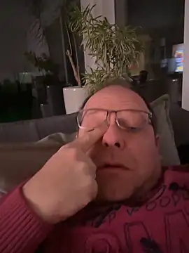 coupleLatinaLovers online show from December 2024 05:59:02 AM