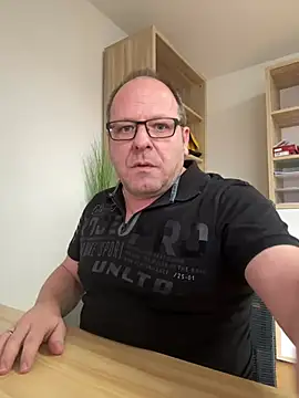 coupleLatinaLovers online show from December 2024 09:32:02 AM