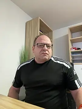 coupleLatinaLovers online show from December 2024 07:28:01 AM