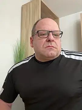 coupleLatinaLovers online show from December 2024 10:32:01 AM