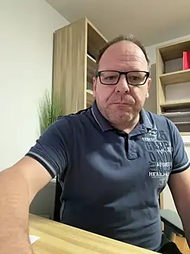 coupleLatinaLovers online show from February 2025 05:58:01 AM