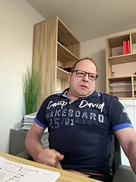 coupleLatinaLovers online show from March 2025 06:03:02 AM