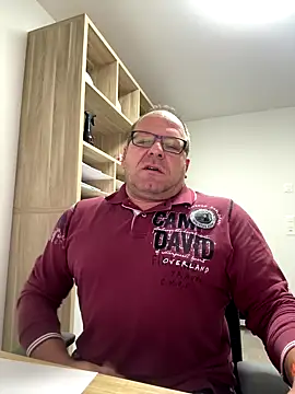 coupleLatinaLovers online show from October 2025 04:46:02 AM