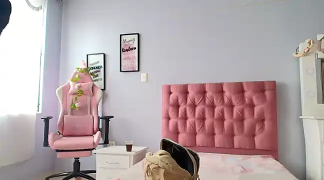  69HONRY online show from February 2025 01:11:02 PM