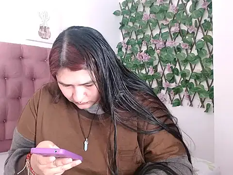  69HONRY online show from November 2025 01:00:02 PM