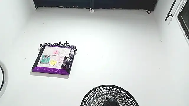 PetiteIvoryQueen19 online show from March 2025 04:23:02 AM