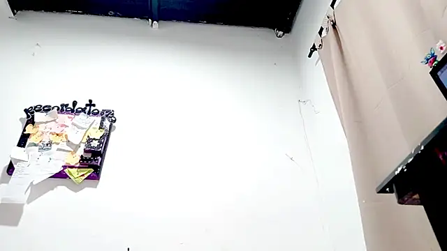 PetiteIvoryQueen19 online show from October 2025 03:28:02 AM