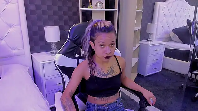 rave connor online show from February 2025 07:05:01 PM