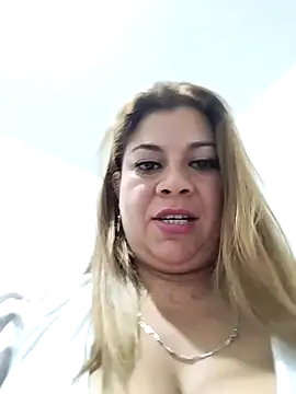 Laura-Hernandez online show from February 2025 02:57:01 PM