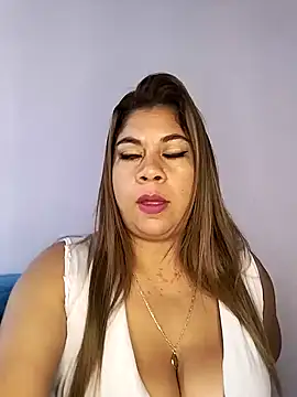 Laura-Hernandez online show from October 2025 02:29:01 PM