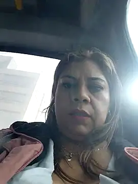 Snapshot of Laura-Hernandez chatting on June 2026 01:38:02 PM Laura-Hernandez online show from June 2026 01:38:02 PM