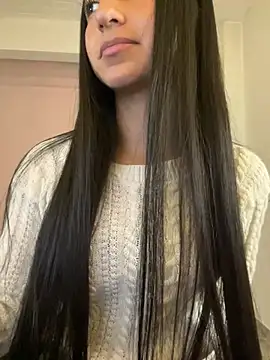 Snapshot of aly_golden_ chatting on December 2024 08:00:02 AM aly golden online show from December 2024 08:00:02 AM