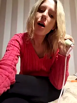 Snapshot of YourJuliena chatting on December 2024 02:58:02 PM YourJuliena online show from December 2024 02:58:02 PM