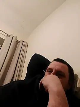 Snapshot of HE-M123 chatting on December 2024 11:02:02 PM HE-M123 online show from December 2024 11:02:02 PM