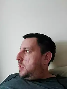 Snapshot of HE-M123 chatting on January 2025 01:05:02 PM HE-M123 online show from January 2025 01:05:02 PM