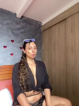 Snapshot of MafeeRoss chatting on February 2026 05:55:01 PM MafeeRoss online show from February 2026 05:55:01 PM