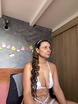 Snapshot of MafeeRoss chatting on April 2026 08:09:01 PM MafeeRoss online show from April 2026 08:09:01 PM
