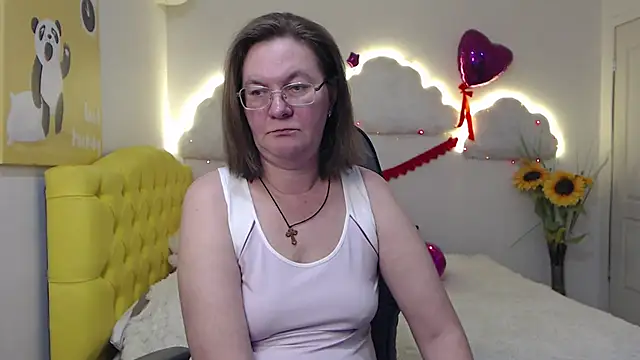 HolyMilfa online show from March 2025 11:00:01 AM