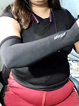 Snapshot of QueenHaryana chatting on November 2025 06:21:01 PM QueenHaryana online show from November 2025 06:21:01 PM