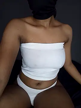 Snapshot of lisa_larry88 chatting on October 2025 05:04:02 AM lisa larry88 online show from October 2025 05:04:02 AM