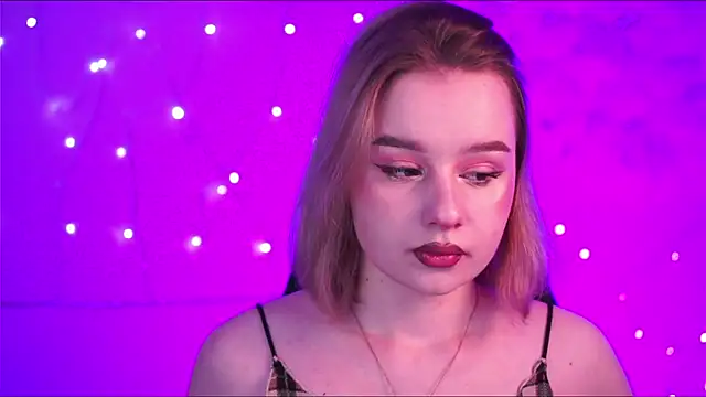 Snapshot of AdeleLoomis chatting on December 2024 05:22:02 PM AdeleLoomis online show from December 2024 05:22:02 PM