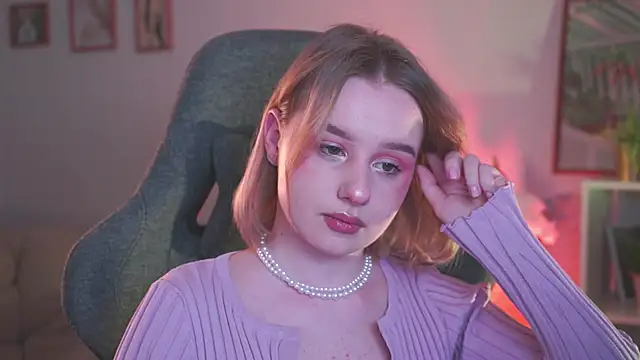 Snapshot of AdeleLoomis chatting on December 2024 11:32:01 PM AdeleLoomis online show from December 2024 11:32:01 PM