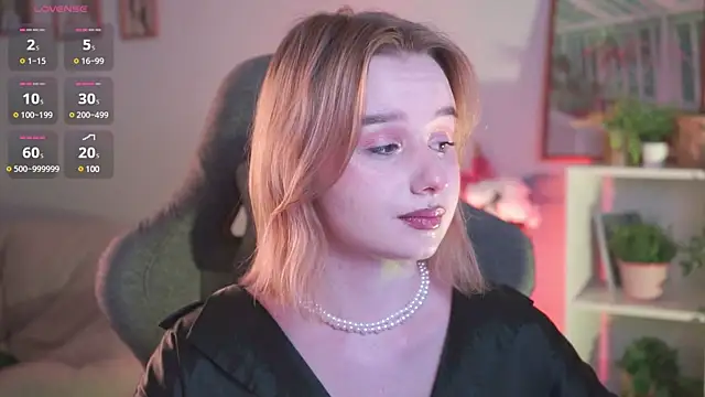 Snapshot of AdeleLoomis chatting on December 2024 08:58:02 PM AdeleLoomis online show from December 2024 08:58:02 PM