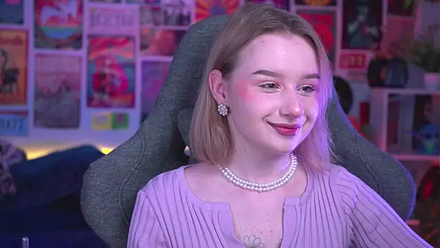 Snapshot of AdeleLoomis chatting on December 2024 05:21:01 PM AdeleLoomis online show from December 2024 05:21:01 PM