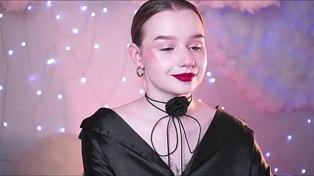 Snapshot of AdeleLoomis chatting on December 2024 05:50:02 PM AdeleLoomis online show from December 2024 05:50:02 PM