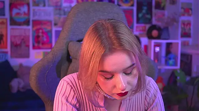 Snapshot of AdeleLoomis chatting on December 2024 02:27:01 PM AdeleLoomis online show from December 2024 02:27:01 PM